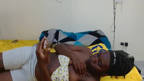 Snapshot of broken_haloo chatting on March 25, 2026, 2:12 pm broken_haloo online show from March 25, 2026, 2:12 pm