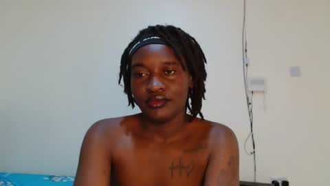 Snapshot of broken_haloo chatting on April 17, 2026, 7:55 am broken_haloo online show from April 17, 2026, 7:55 am