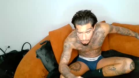 Snapshot of bronzedink chatting on December 18, 2025, 8:48 pm Bronzedink online show from December 18, 2025, 8:48 pm