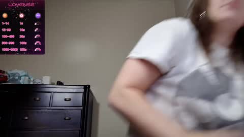 Snapshot of brookebee27 chatting on January 5, 2025, 9:48 am brookebee online show from January 5, 2025, 9:48 am