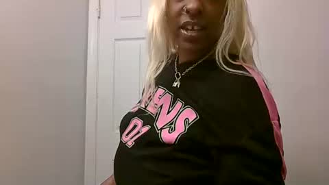 Snapshot of brooklyninfinity chatting on November 16, 2025, 12:05 am brooklyninfinity online show from November 16, 2025, 12:05 am