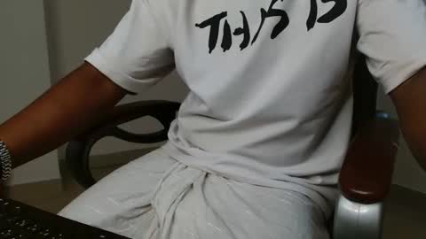 brown_king_00 online show from November 14, 2025, 5:33 pm