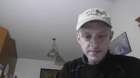 Snapshot of browndog5580 chatting on December 26, 2024, 1:07 am browndog5580 online show from December 26, 2024, 1:07 am