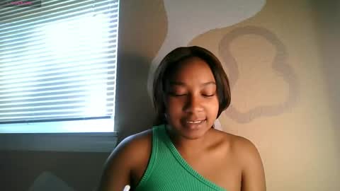 Brownsuagrcutie online show from April 23, 2026, 7:05 pm