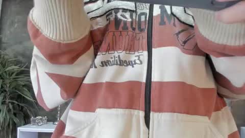 Bruce Hans online show from November 22, 2025, 11:42 am