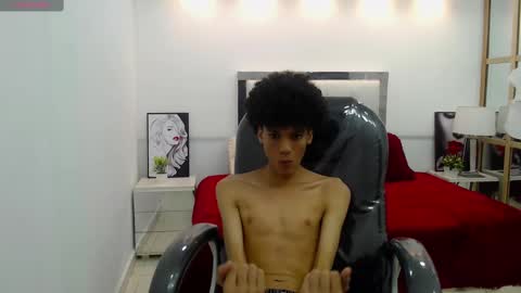 Snapshot of bruce_twink chatting on February 15, 2025, 12:22 pm B R U C E T W I N K online show from February 15, 2025, 12:22 pm