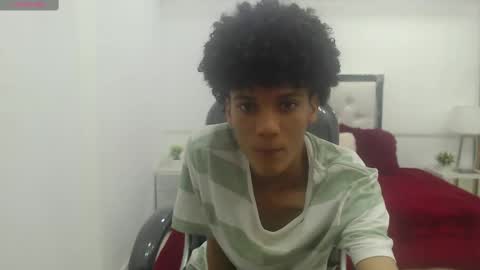 Snapshot of bruce_twink chatting on February 19, 2025, 12:44 pm B R U C E T W I N K online show from February 19, 2025, 12:44 pm