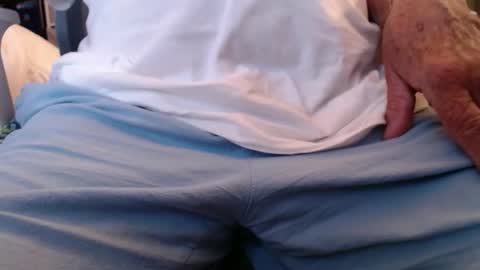 bruceb124u online show from October 2, 2025, 4:25 pm