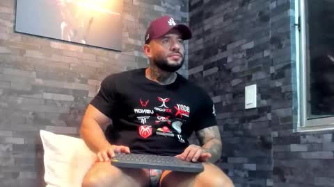 Snapshot of brucedallas chatting on March 14, 2026, 1:23 am brucedallas online show from March 14, 2026, 1:23 am