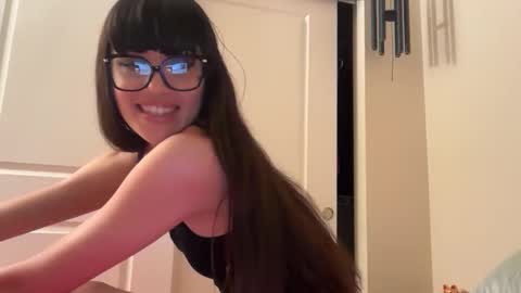 brunettefantasy4848 online show from April 10, 2026, 4:17 am