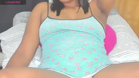 Snapshot of brunettesenxual01 chatting on June 10, 2026, 11:24 pm mariana online show from June 10, 2026, 11:24 pm