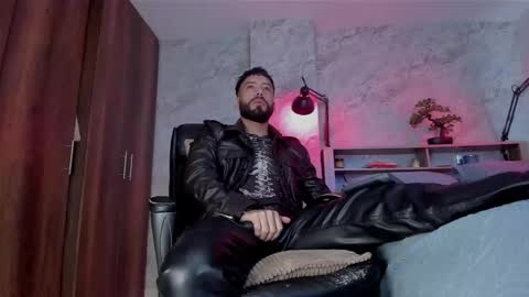 Andres Suarez online show from October 28, 2025, 1:36 pm