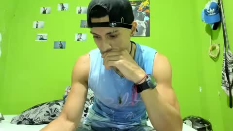 Snapshot of brunocuttie94 chatting on June 8, 2026, 5:02 pm Join my fan club here 150 tokens a month online show from June 8, 2026, 5:02 pm
