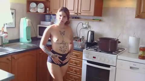 Snapshot of brutecia chatting on October 11, 2025, 8:57 am brutecia online show from October 11, 2025, 8:57 am