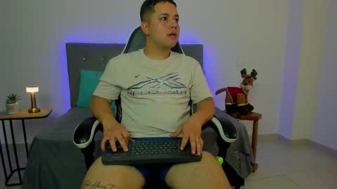 Snapshot of bry_hillx chatting on November 27, 2025, 1:35 pm Bry Hill online show from November 27, 2025, 1:35 pm