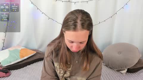 Sabrina  online show from December 15, 2024, 6:18 am