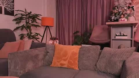 MayaCroft online show from December 19, 2025, 7:54 pm