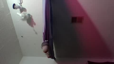 buckoykang online show from April 15, 2026, 7:26 am