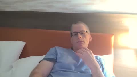 Snapshot of budman004 chatting on March 15, 2026, 4:29 am budman004 online show from March 15, 2026, 4:29 am