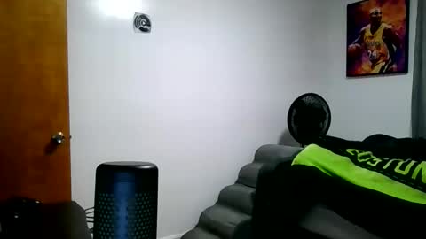 buffsexyman24 online show from March 21, 2026, 2:49 am