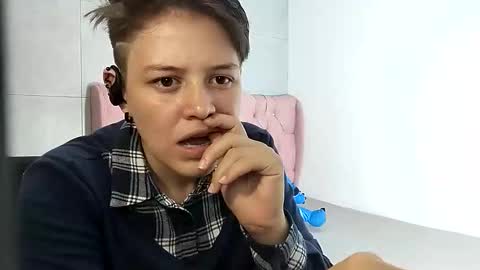 Snapshot of bug2025 chatting on September 13, 2025, 4:23 am bug2025 online show from September 13, 2025, 4:23 am