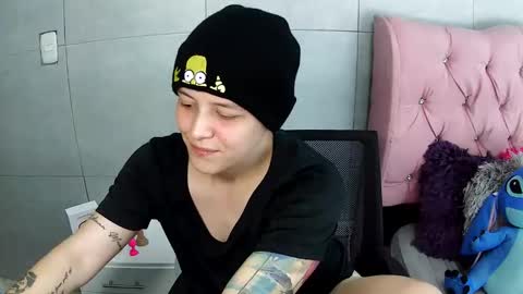 Snapshot of bug2025 chatting on November 25, 2025, 1:38 am bug2025 online show from November 25, 2025, 1:38 am