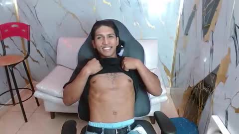 bull_cam online show from February 1, 2026, 2:04 pm