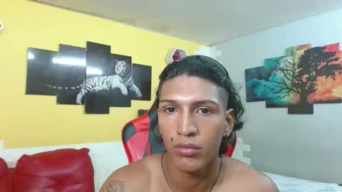 bull_cam online show from February 11, 2026, 4:23 pm