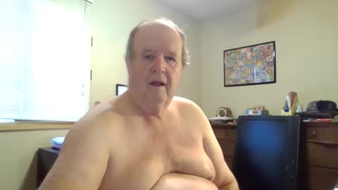 Snapshot of bullfrogg5050 chatting on January 17, 2026, 3:28 pm bullfrogg5050 online show from January 17, 2026, 3:28 pm