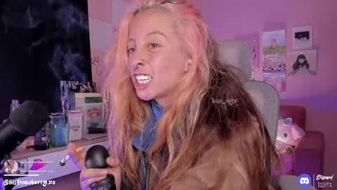 Snapshot of bun_nyx chatting on October 2, 2025, 4:30 am        online show from October 2, 2025, 4:30 am