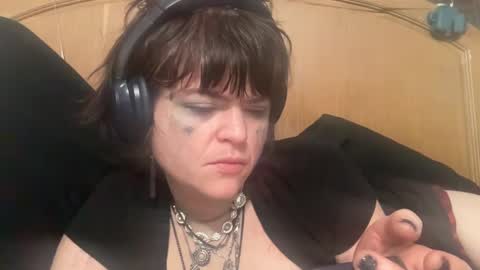 Snapshot of bunbunninjaz chatting on January 7, 2025, 6:35 pm bunbunninjaz online show from January 7, 2025, 6:35 pm