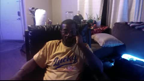 Bungalow Entertainment online show from December 3, 2025, 3:03 am