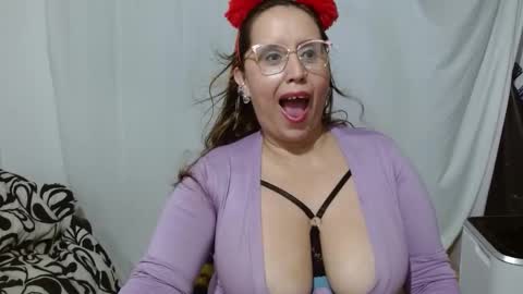 Snapshot of bunniosito chatting on October 27, 2025, 2:48 am bunniosito online show from October 27, 2025, 2:48 am