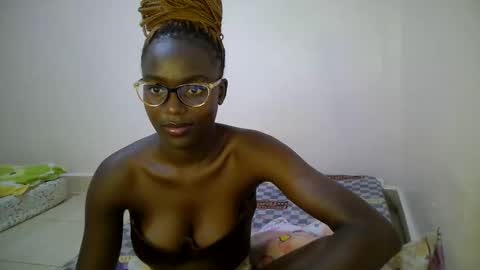 Snapshot of bunny_bliss1 chatting on May 8, 2026, 3:28 pm bunny_bliss1 online show from May 8, 2026, 3:28 pm