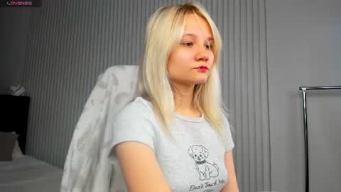Snapshot of bunny_elsy chatting on June 28, 2026, 11:05 am Elsy online show from June 28, 2026, 11:05 am