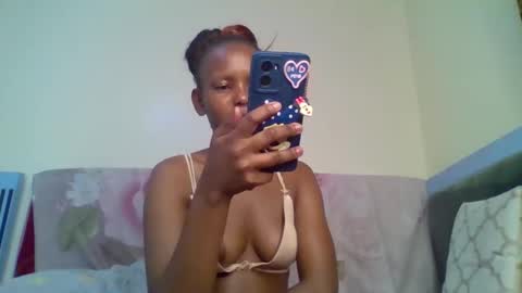 bunnydiva_ online show from December 19, 2025, 6:59 pm