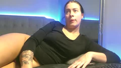 bunnyela online show from February 13, 2026, 5:09 pm