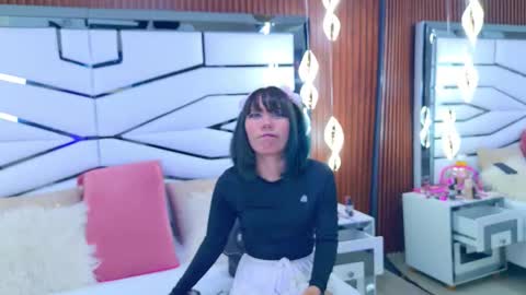 Bunny online show from December 21, 2025, 7:32 pm