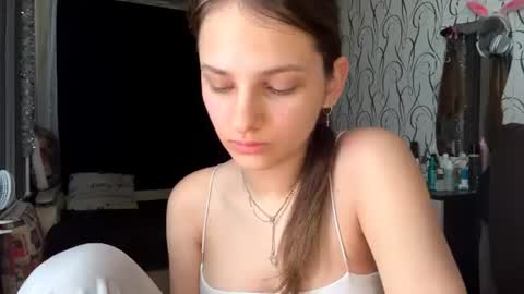 Snapshot of bunnytrussel chatting on June 23, 2026, 7:17 am Bella online show from June 23, 2026, 7:17 am