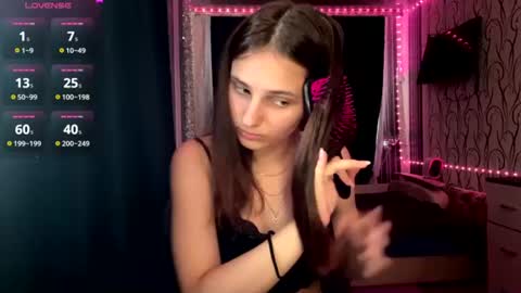 Snapshot of bunnytrussel chatting on July 16, 2026, 9:04 am Bella online show from July 16, 2026, 9:04 am