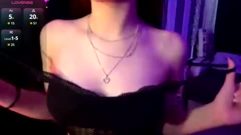Snapshot of bunnytrussel chatting on July 19, 2026, 7:01 am Bella online show from July 19, 2026, 7:01 am
