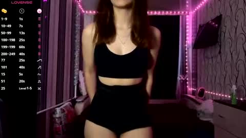 Snapshot of bunnytrussel chatting on July 28, 2026, 12:48 pm Bella online show from July 28, 2026, 12:48 pm