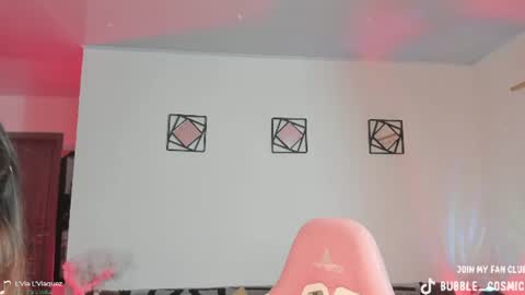 Snapshot of burbuja_cosmic chatting on June 21, 2026, 1:19 am Im Val Welcome to my room My instagram Bubble cosmic online show from June 21, 2026, 1:19 am