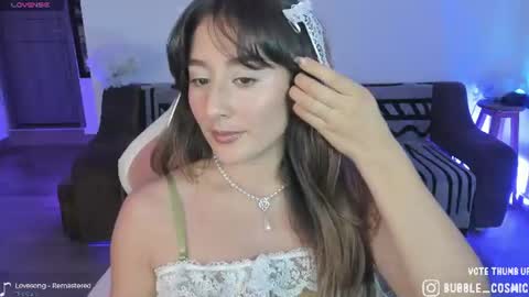 Snapshot of burbuja_cosmic chatting on June 28, 2026, 1:22 am Im Val Welcome to my room My instagram Bubble cosmic online show from June 28, 2026, 1:22 am