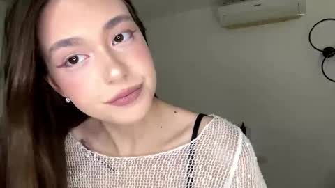 Snapshot of burmahimes chatting on February 16, 2026, 7:04 am Nica online show from February 16, 2026, 7:04 am