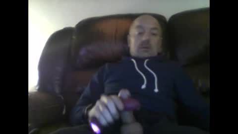 burnleyguy1977 online show from January 11, 2026, 6:18 am