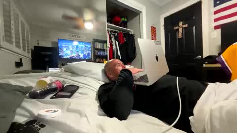 burrito3890620 online show from April 8, 2026, 3:39 am