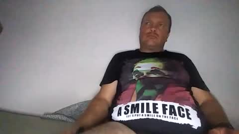 Snapshot of bury703709 chatting on October 28, 2025, 8:40 am Creazy dad online show from October 28, 2025, 8:40 am