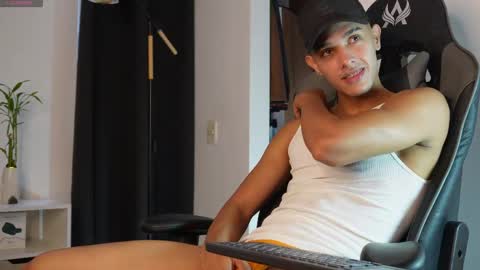 Snapshot of busterspinter chatting on April 22, 2026, 4:19 pm Buster independent model online show from April 22, 2026, 4:19 pm