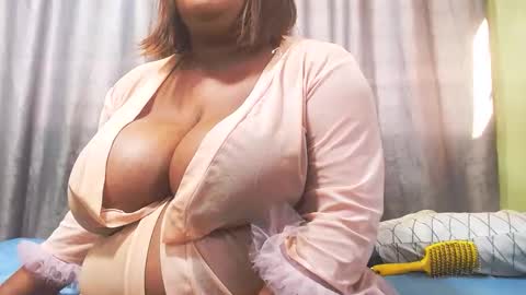 bustymaturestepmum online show from June 1, 2026, 6:15 am